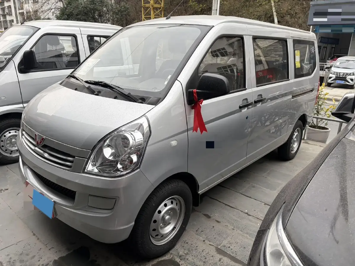 2023 WuLing RongGuang S 1.5L 102HP L4 5MT