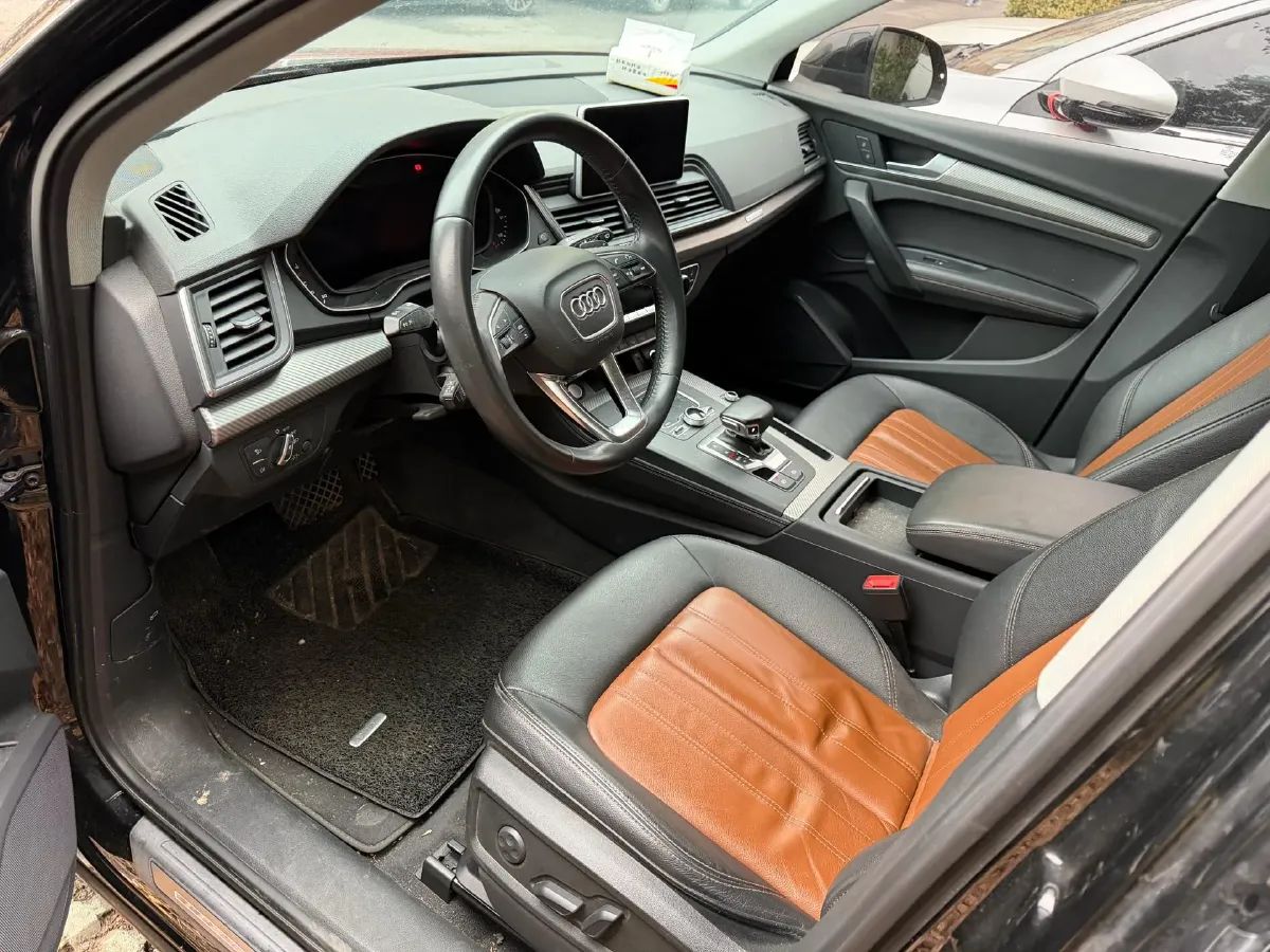 2020 Audi Q5L 2.0T 252HP L4 7DCT,autocango,china used car exporter,china ev exporter,chinese used car exporter,chinese used ev exporter