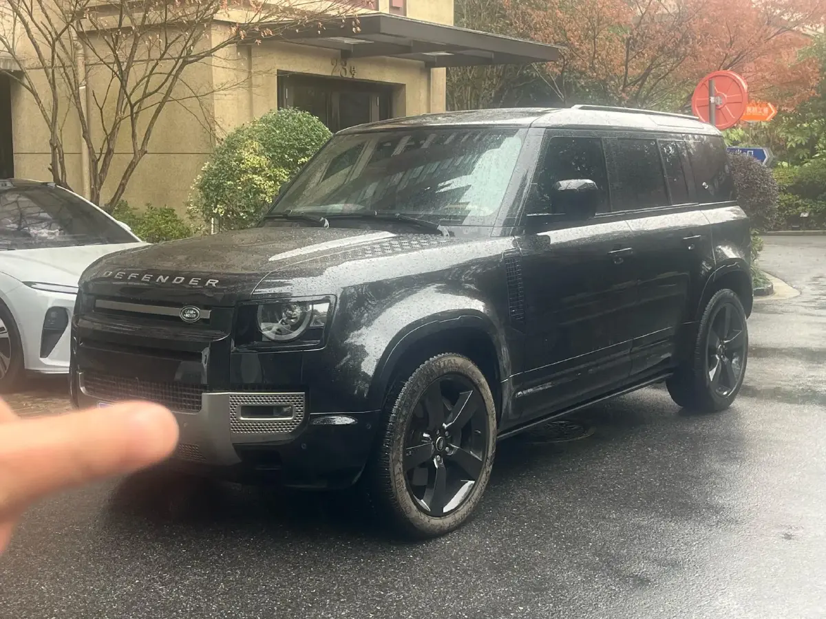 2024 Land Rover Defender 3.0T 400HP L6 8AT