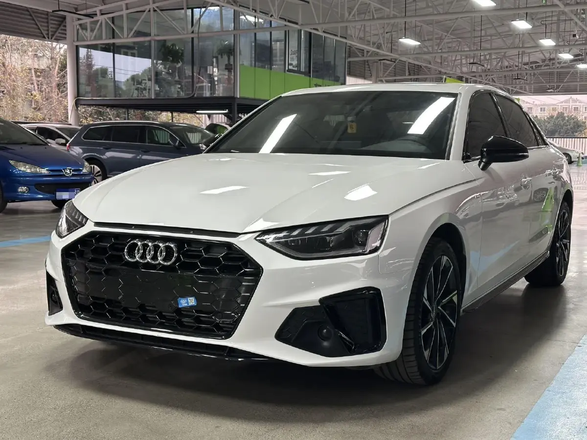2022 Audi A4L 2.0T 190HP L4 7DCT