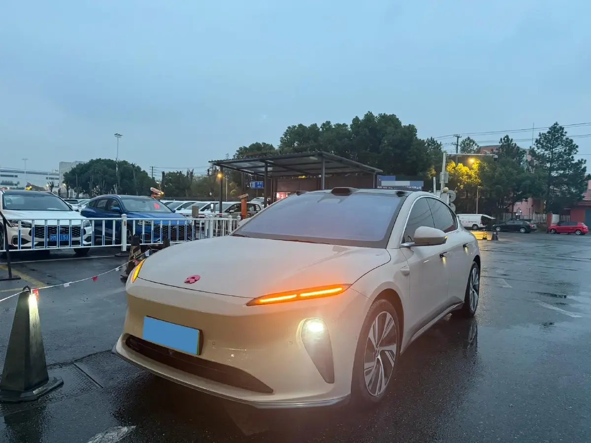 2024 NIO ET5 BEV 75KWH