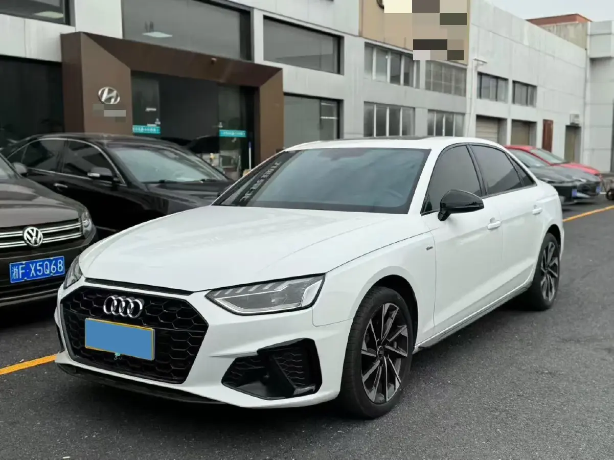 2023 Audi A4L 2.0T 190HP L4 7DCT