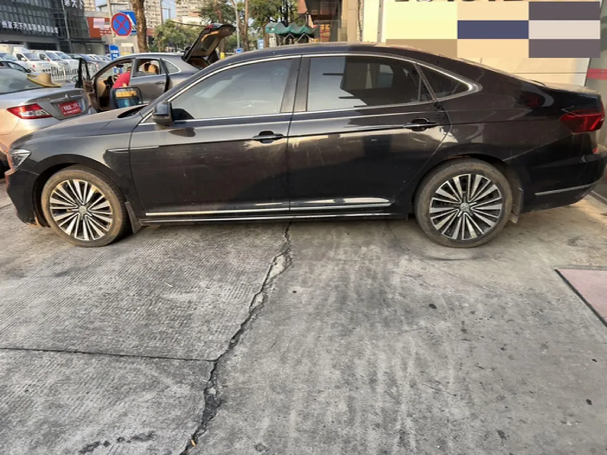 2019 Volvo V40 1.5T 152HP L4 6AT,autocango,china used car exporter,china ev exporter,chinese used car exporter,chinese used ev exporter