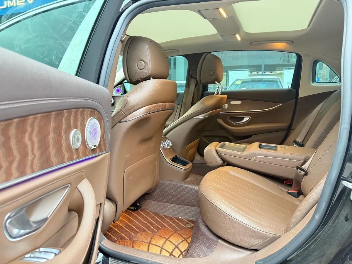 2021 Mercedes-Benz E Class 2.0T 211HP L4 9AT PHEV 25.4KWH,autocango,china used car exporter,china ev exporter,chinese used car exporter,chinese used ev exporter