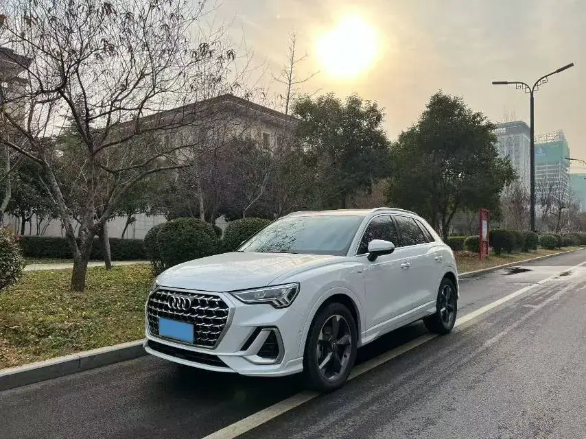 2024 Audi Q3 1.5T 160HP L4 7DCT