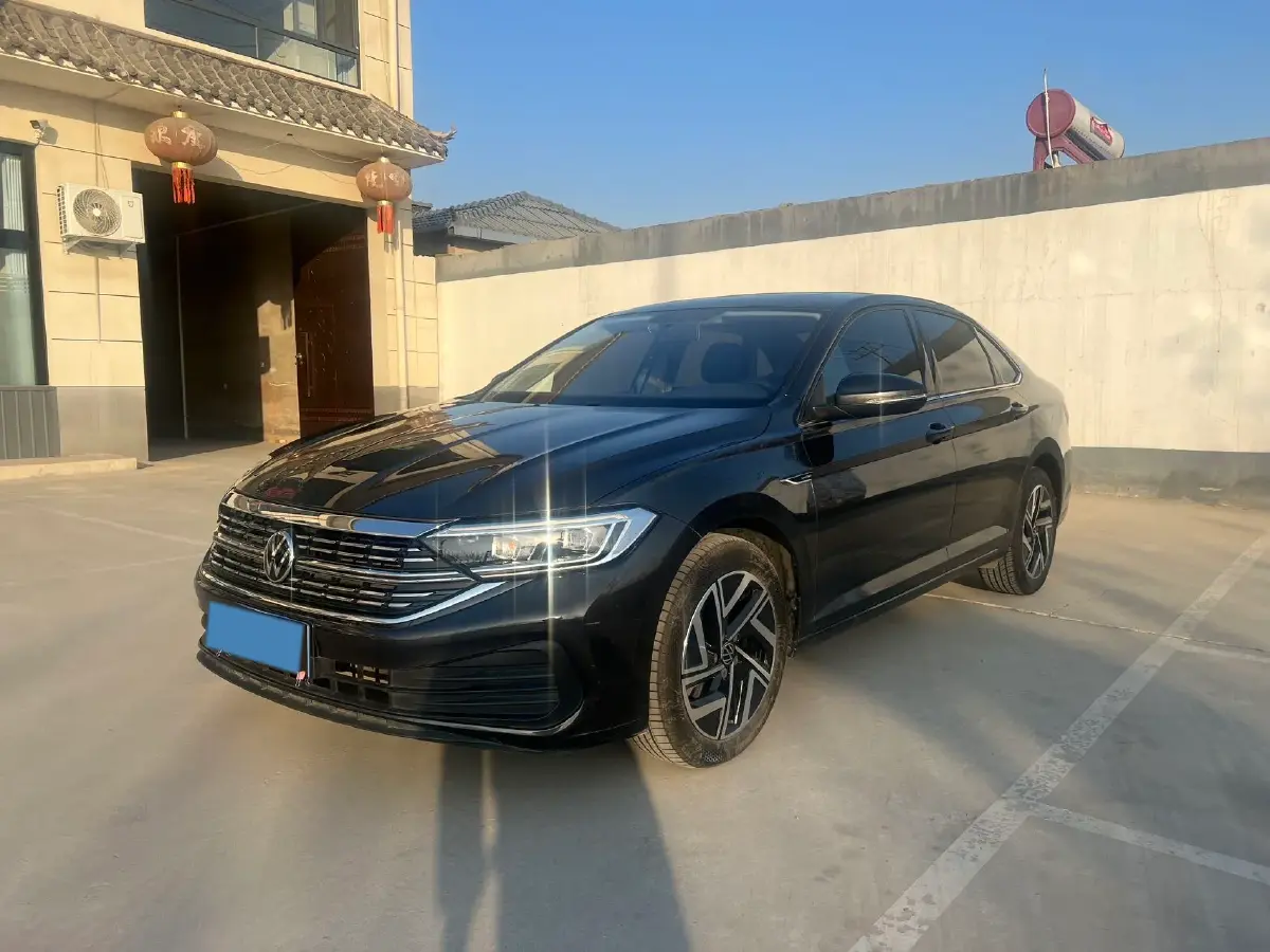 2023 Volkswagen Sagitar 1.5T 160HP L4 7DCT