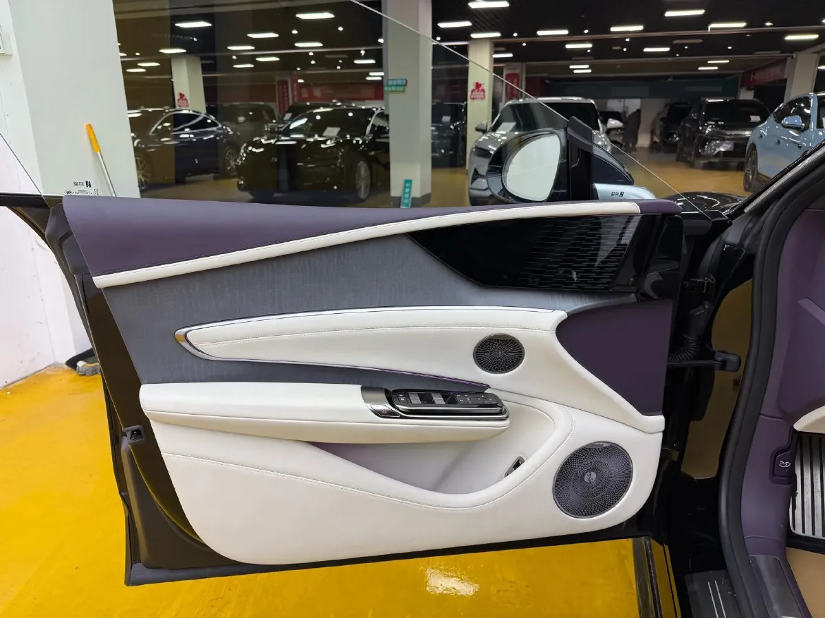 2025 YangWang U7 BEV 135.5KWH,autocango,china used car exporter,china ev exporter,chinese used car exporter,chinese used ev exporter