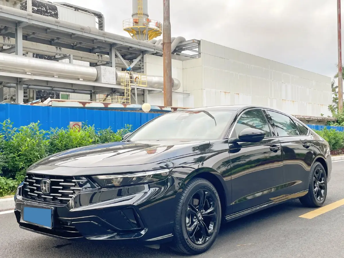 2025 Honda Accord 1.5T 192HP L4 CVT