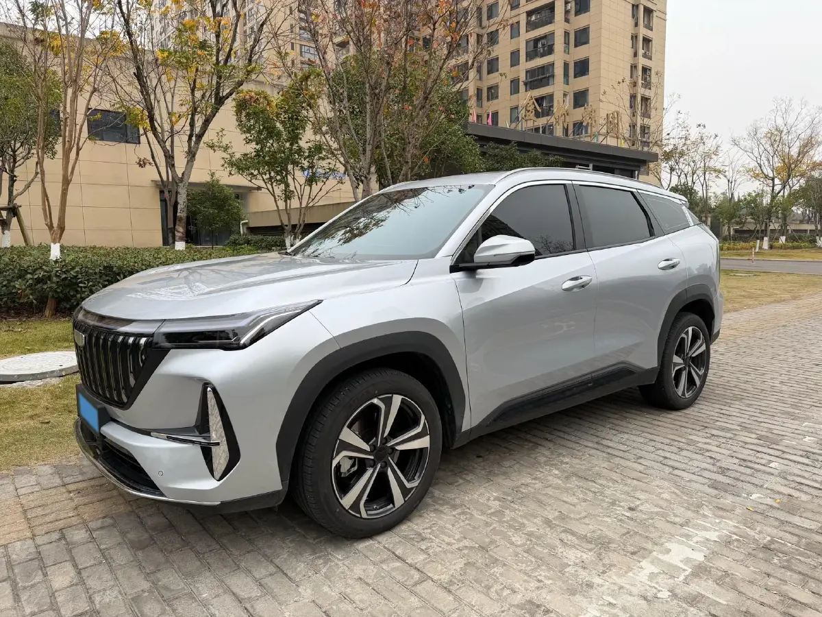 2025 Geely StarRay 1.5T 181HP L4 7DCT