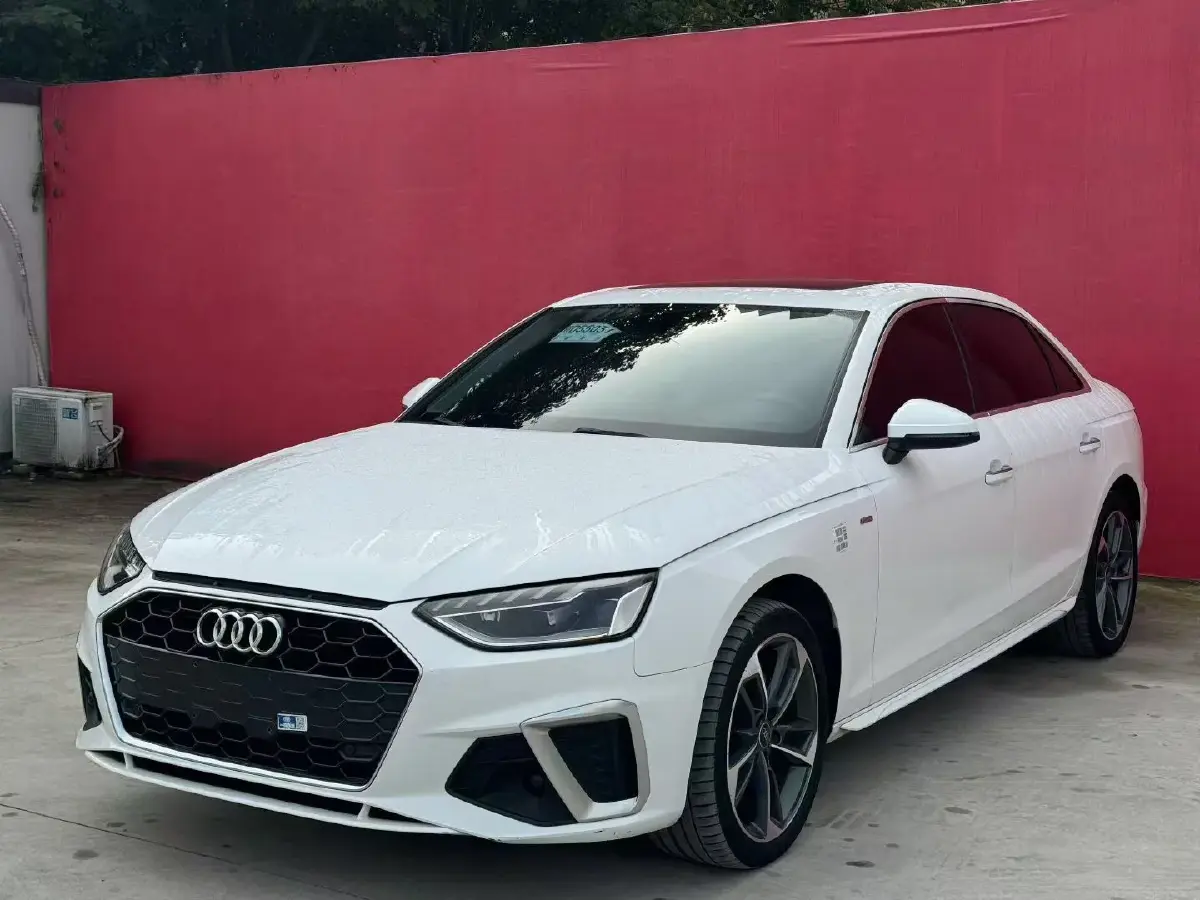 2022 Audi A4L 2.0T 190HP L4 7DCT