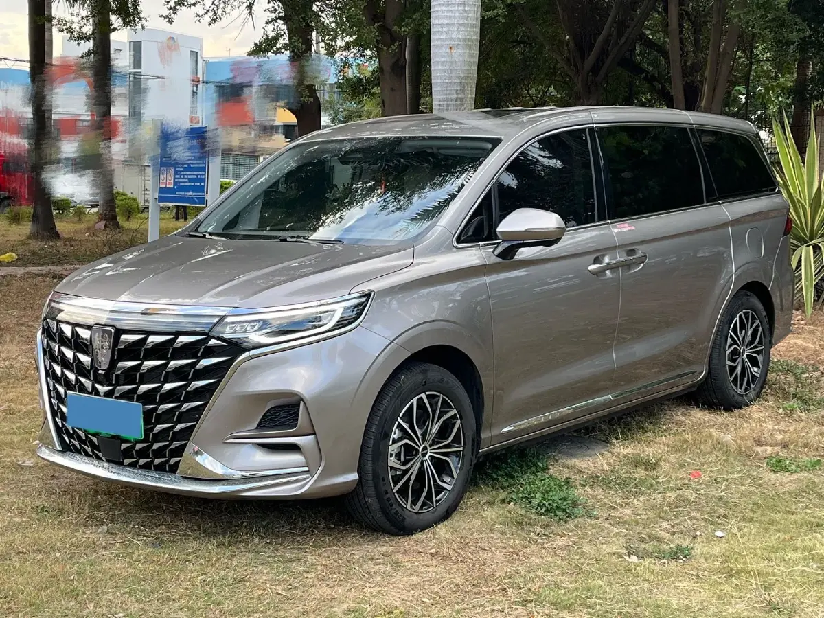 2025 Roewe iMAX8 1.5T 150HP L4 1DHT PHEV 24.7KWH