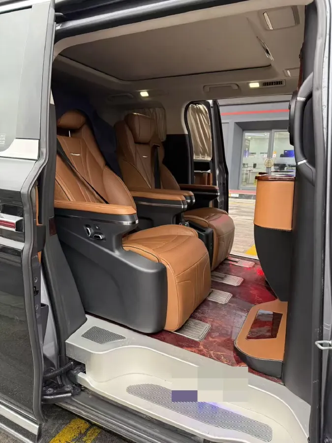 2023 HongQi HQ9 2.0T 252HP L4 8AT,autocango,china used car exporter,china ev exporter,chinese used car exporter,chinese used ev exporter