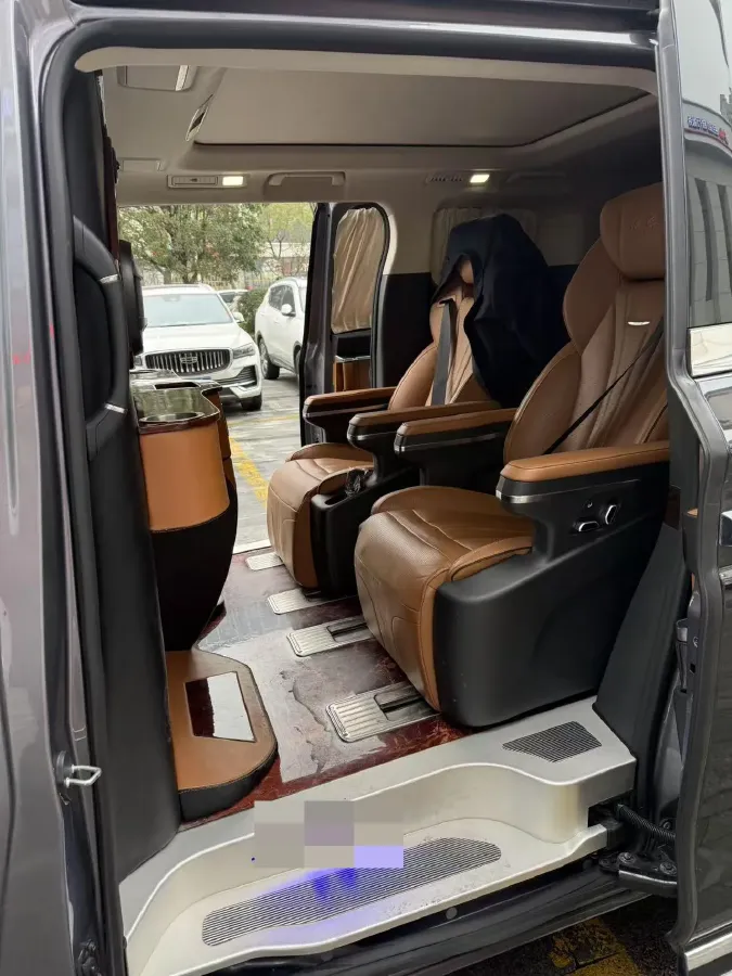 2023 HongQi HQ9 2.0T 252HP L4 8AT,autocango,china used car exporter,china ev exporter,chinese used car exporter,chinese used ev exporter