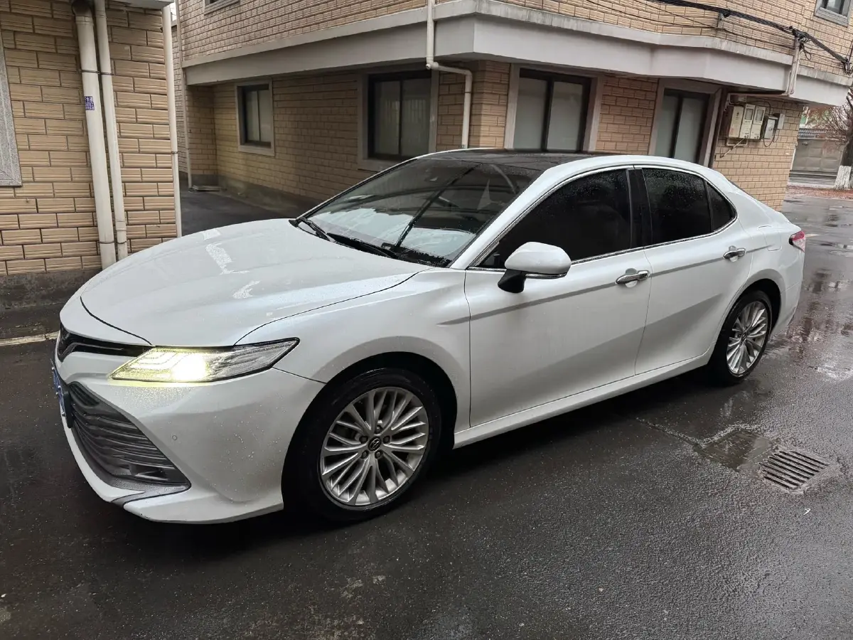 2021 Toyota Camry 2.5L 209HP L4 8AT