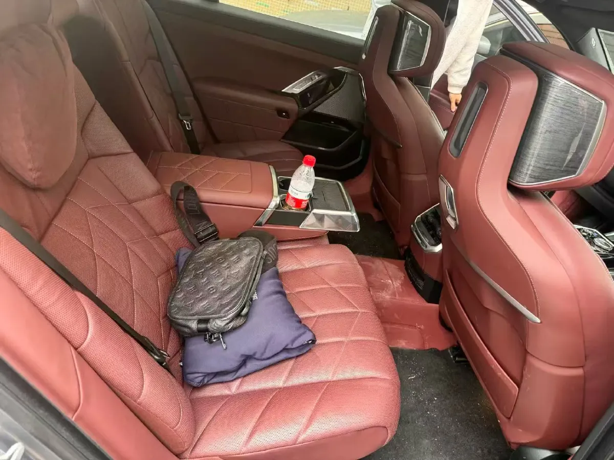 2023 BMW i7 BEV 101.7KWH,autocango,china used car exporter,china ev exporter,chinese used car exporter,chinese used ev exporter