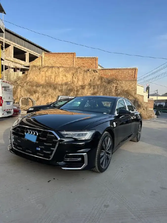 2025 Audi A6L 2.0T 245HP L4 7DCT