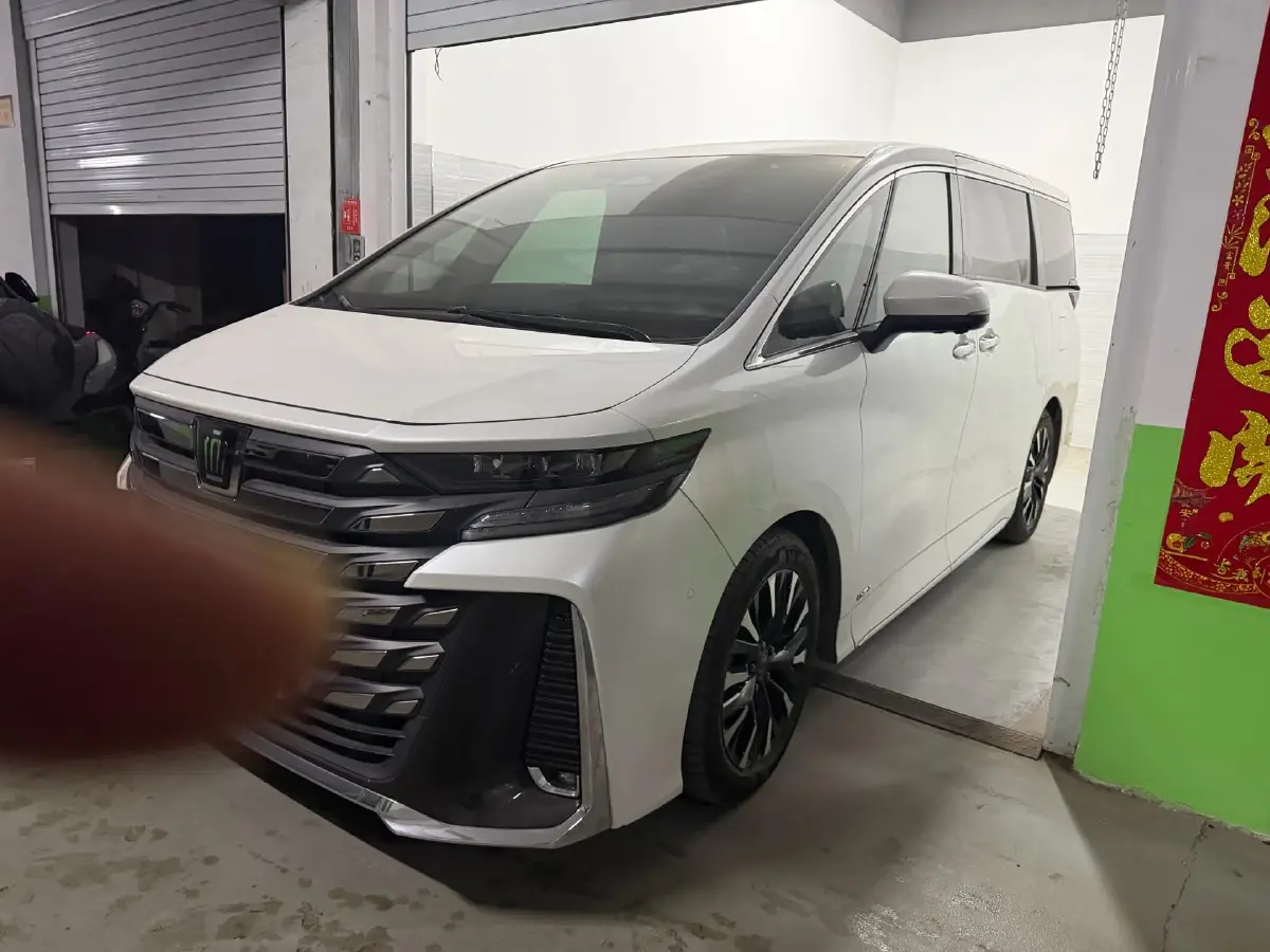 2024 Toyota Vellfire 2.5L 190HP L4 E-CVT Hybrid