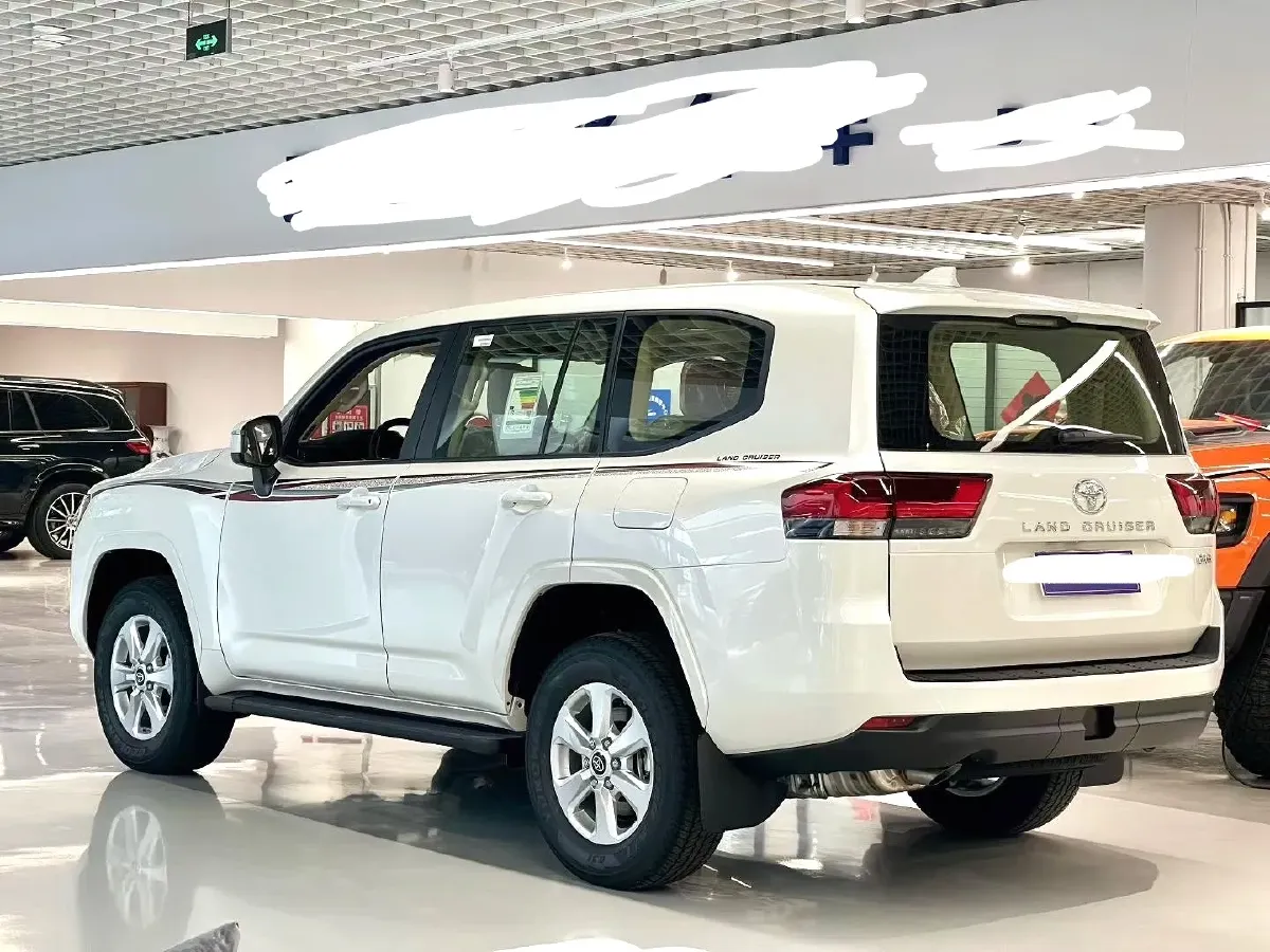 2022 Toyota Land Cruiser 3.4T 415HP V6 10AT,autocango,china used car exporter,china ev exporter,chinese used car exporter,chinese used ev exporter