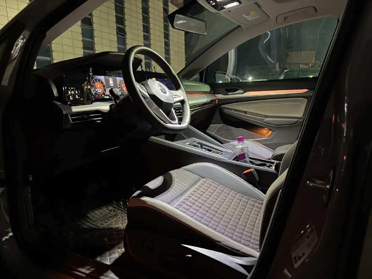 2024 Volkswagen Golf 1.4T 150HP L4 7DCT,autocango,china used car exporter,china ev exporter,chinese used car exporter,chinese used ev exporter