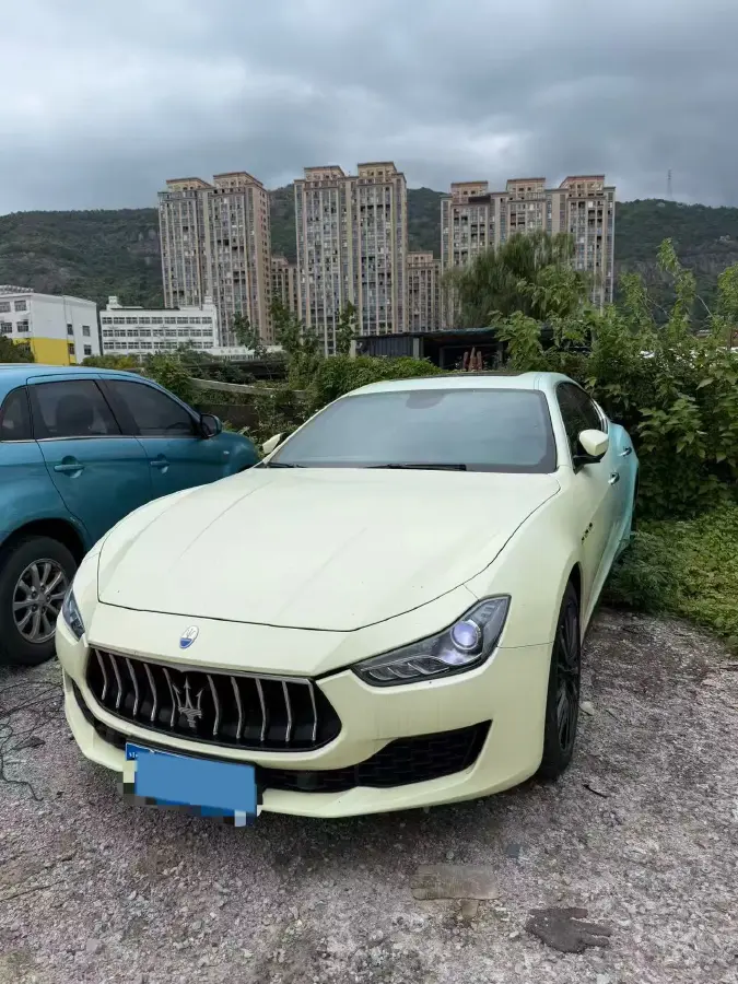 2021 Maserati Ghibli 2.0T 330HP L4 8AT