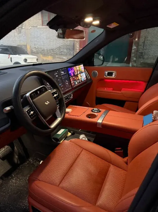 2024 Volvo S60 2.0T 197HP L4 7DCT,autocango,china used car exporter,china ev exporter,chinese used car exporter,chinese used ev exporter