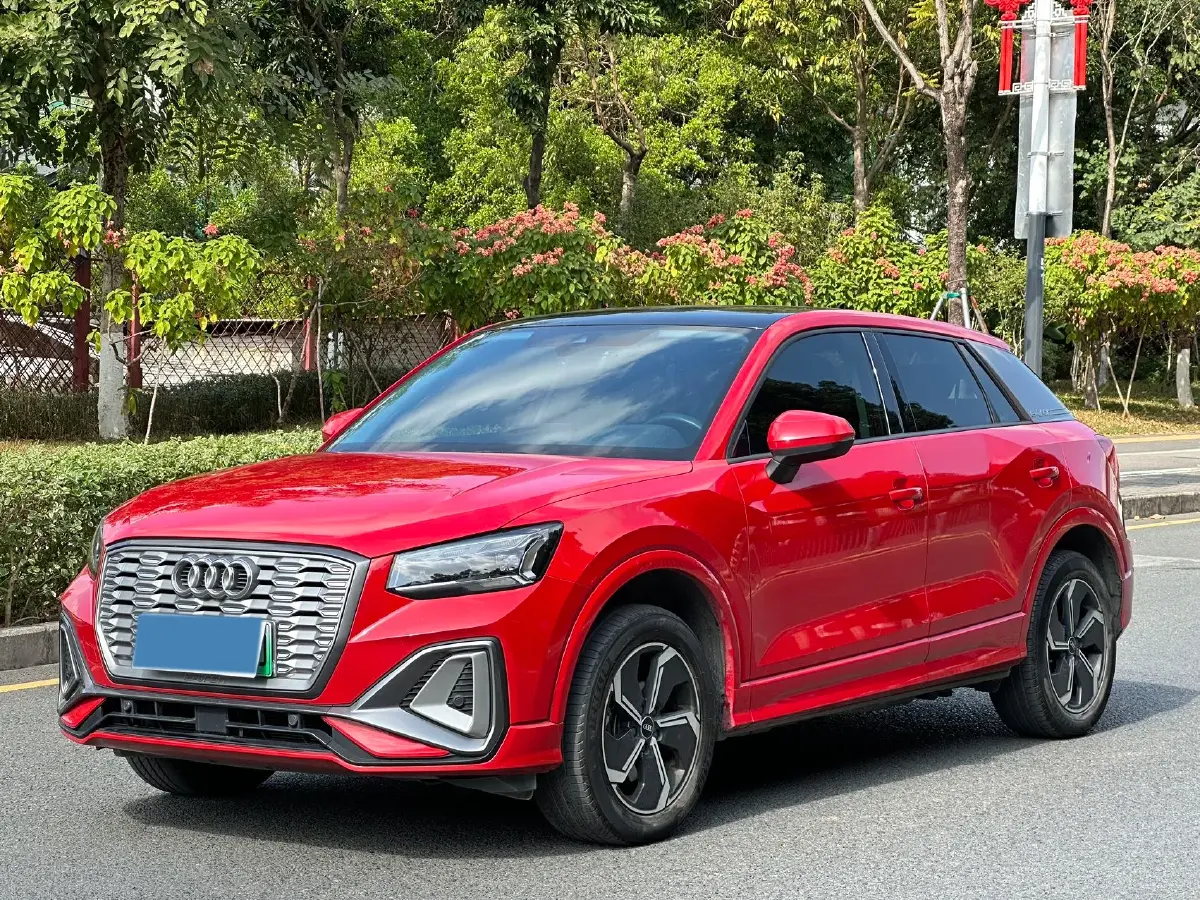 2022 Audi Q2L e-tron BEV 44.1KWH