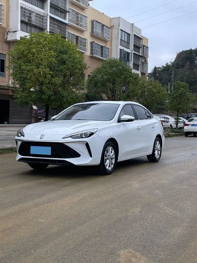 2024 Roewe i5 1.5L 129HP L4 CVT