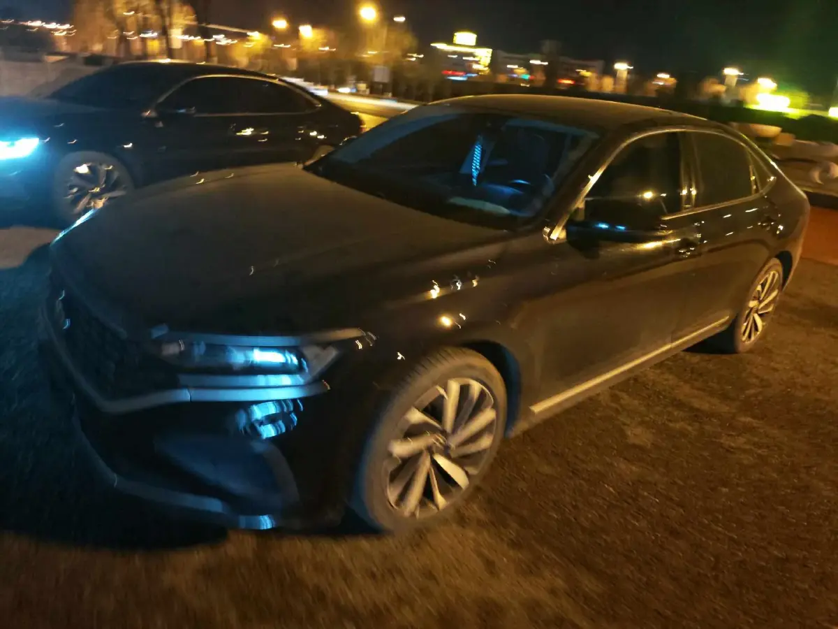 2024 Volkswagen Passat 2.0T 186HP L4 7DCT