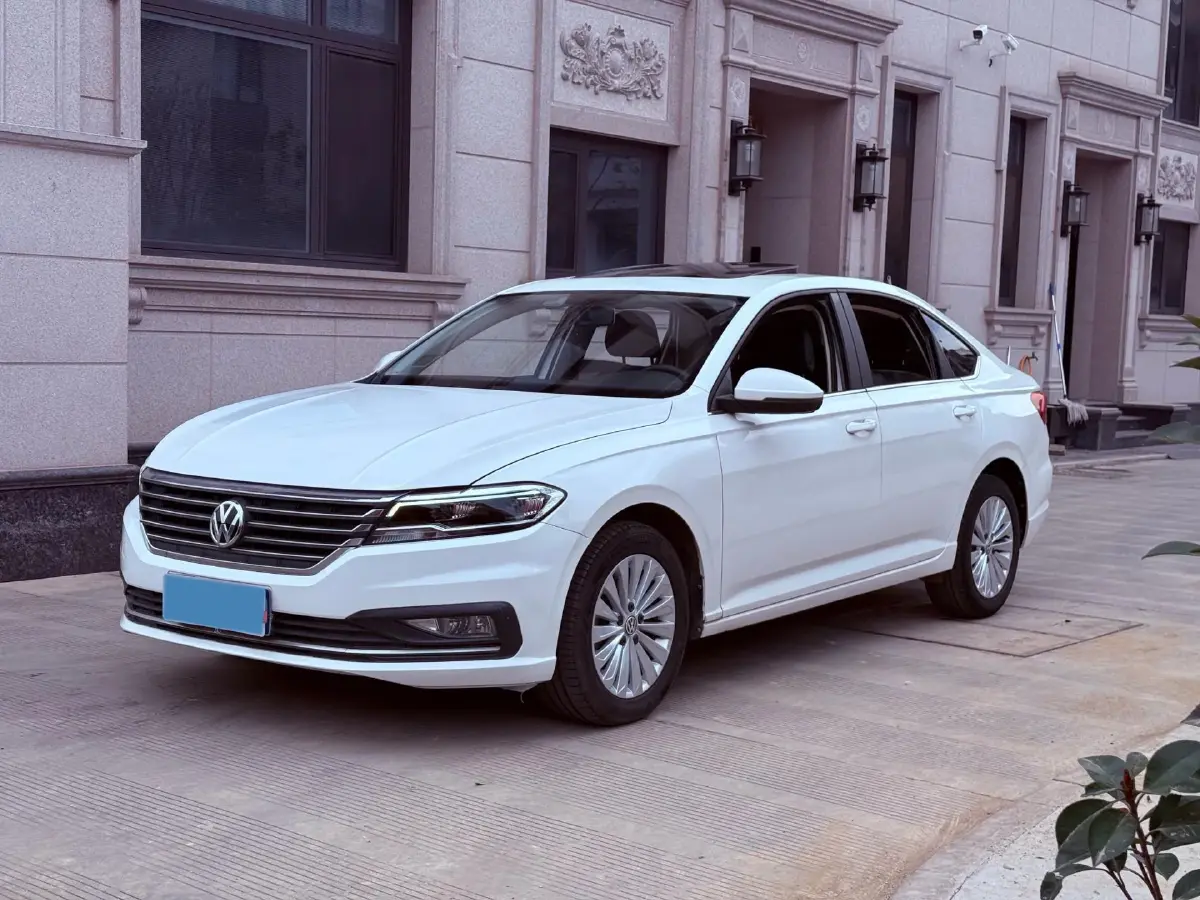 2019 Volkswagen Sagitar 1.2T 116HP L4 7DCT