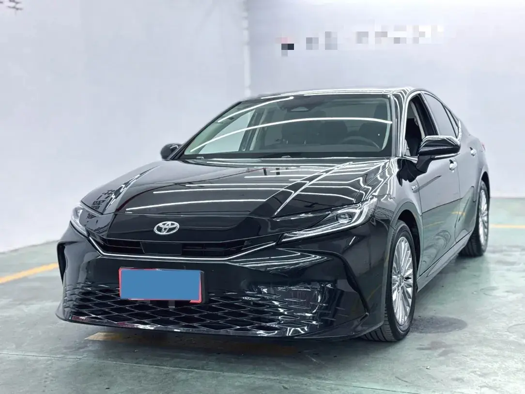 2024 Toyota Camry 2.0L 152HP L4 E-CVT Hybrid