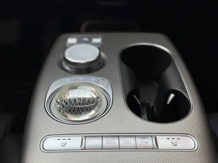 2023 Genesis GV60 BEV 76.4KWH,autocango,china used car exporter,china ev exporter,chinese used car exporter,chinese used ev exporter