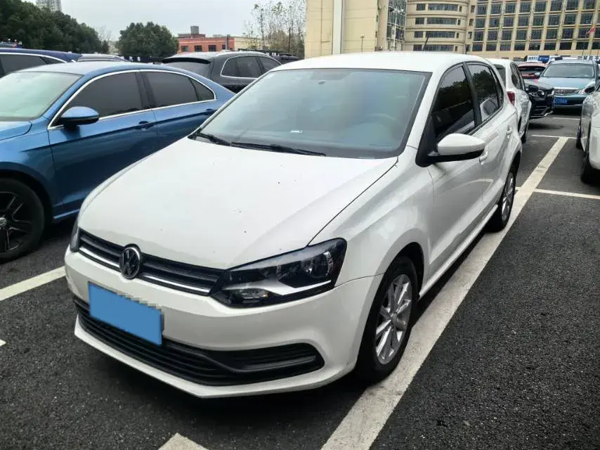 2016 Volkswagen Polo 1.4L 90HP L4 6AT
