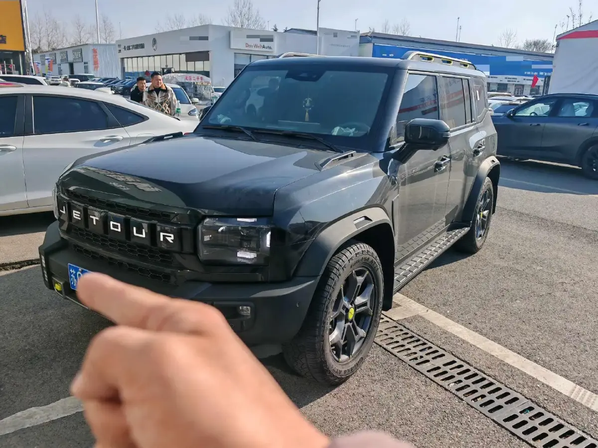 2023 Jetour Traveller 2.0T 254HP L4 7DCT