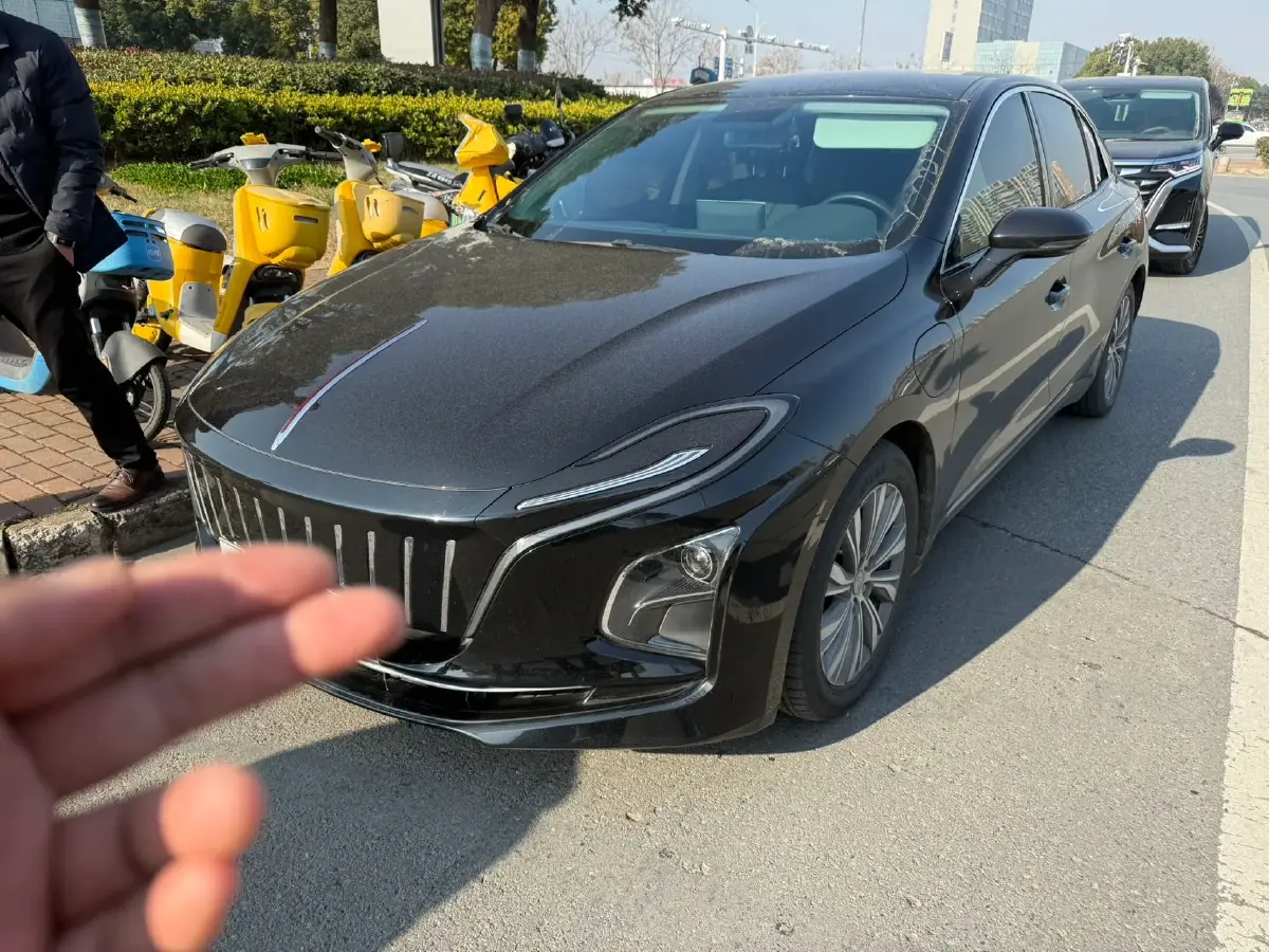 2023 HongQi E-QM5 BEV 82KWH
