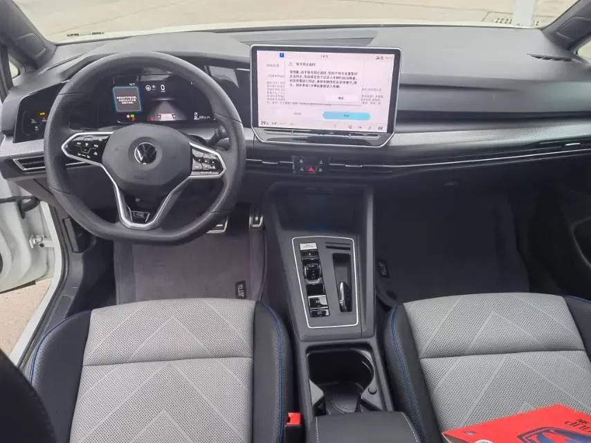 2025 Volkswagen Golf 1.5T 160HP L4 7DCT,autocango,china used car exporter,china ev exporter,chinese used car exporter,chinese used ev exporter