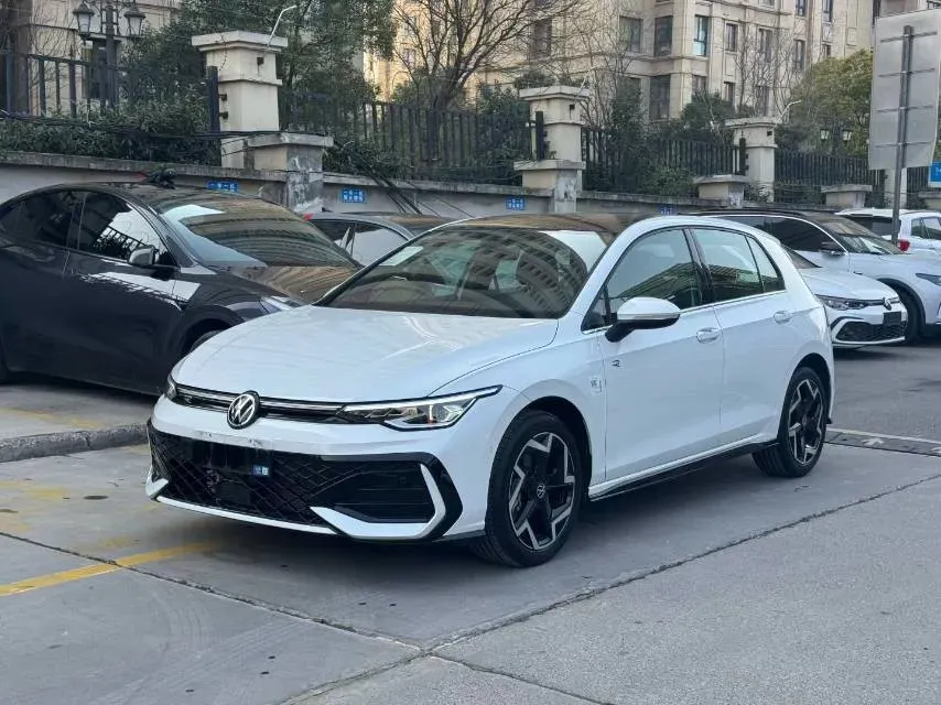 2025 Volkswagen Golf 1.5T 160HP L4 7DCT,autocango,china used car exporter,china ev exporter,chinese used car exporter,chinese used ev exporter