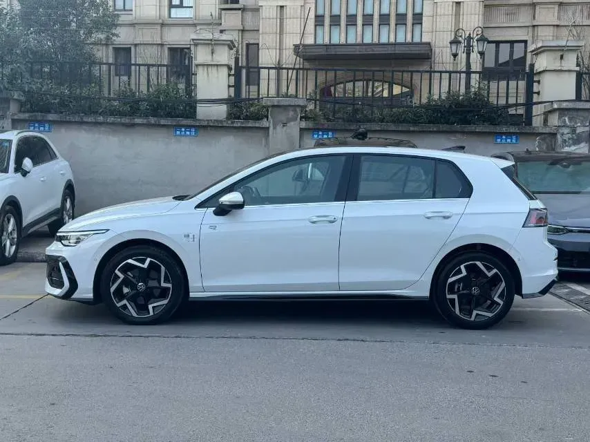 2025 Volkswagen Golf 1.5T 160HP L4 7DCT,autocango,china used car exporter,china ev exporter,chinese used car exporter,chinese used ev exporter