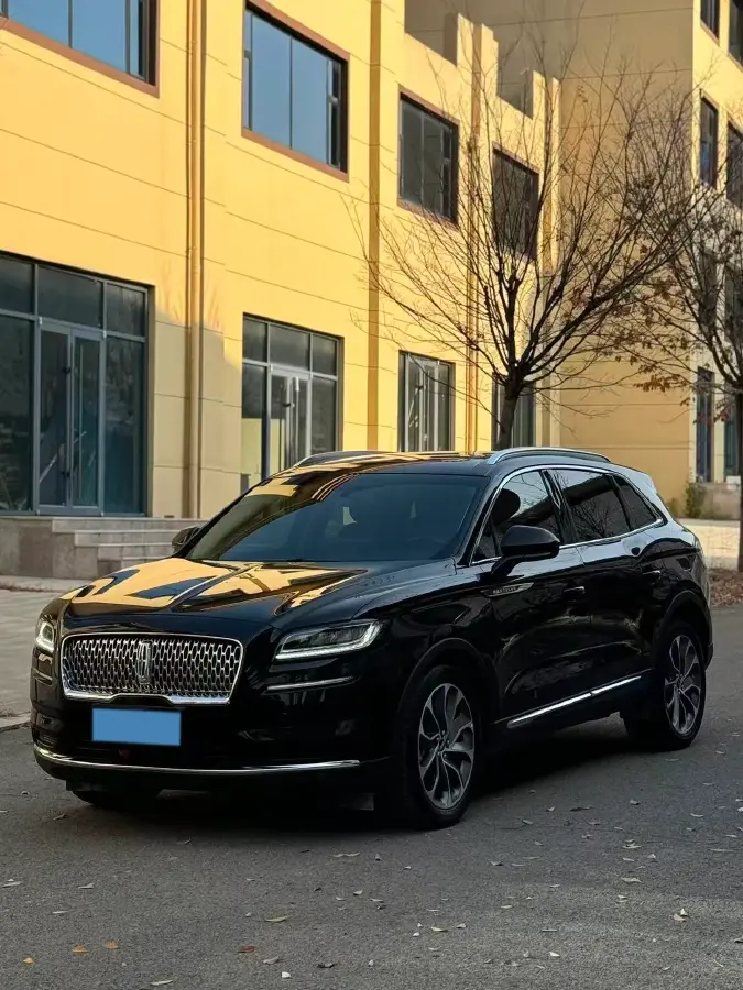 2021 Lincoln Nautilus 2.0T 245HP L4 8AT