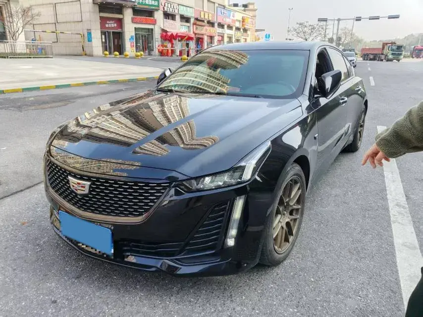 2022 Cadillac CT5 2.0T 237HP L4 10AT