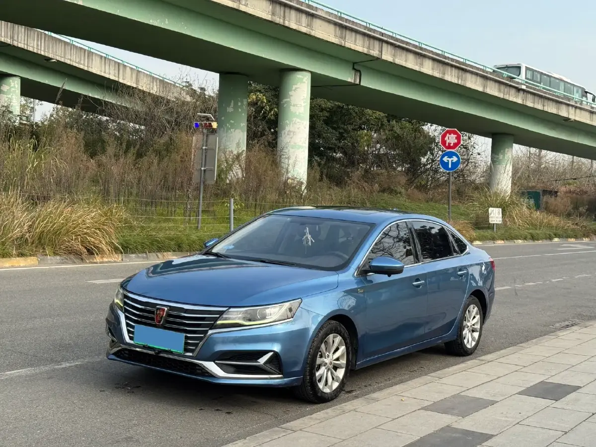 2017 Roewe i6 1.0T 125HP L3 2AT PHEV