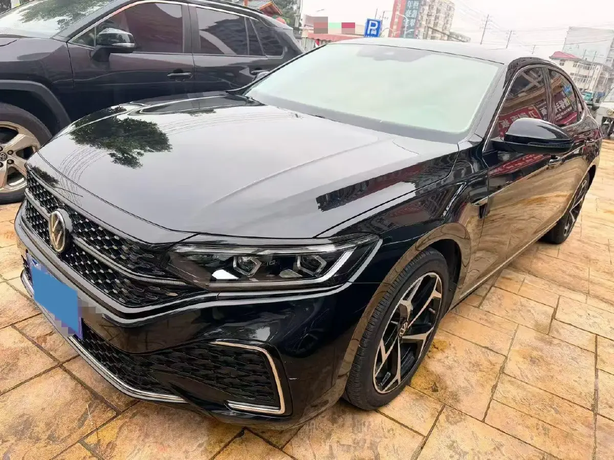 2023 Volkswagen Passat 2.0T 186HP L4 7DCT