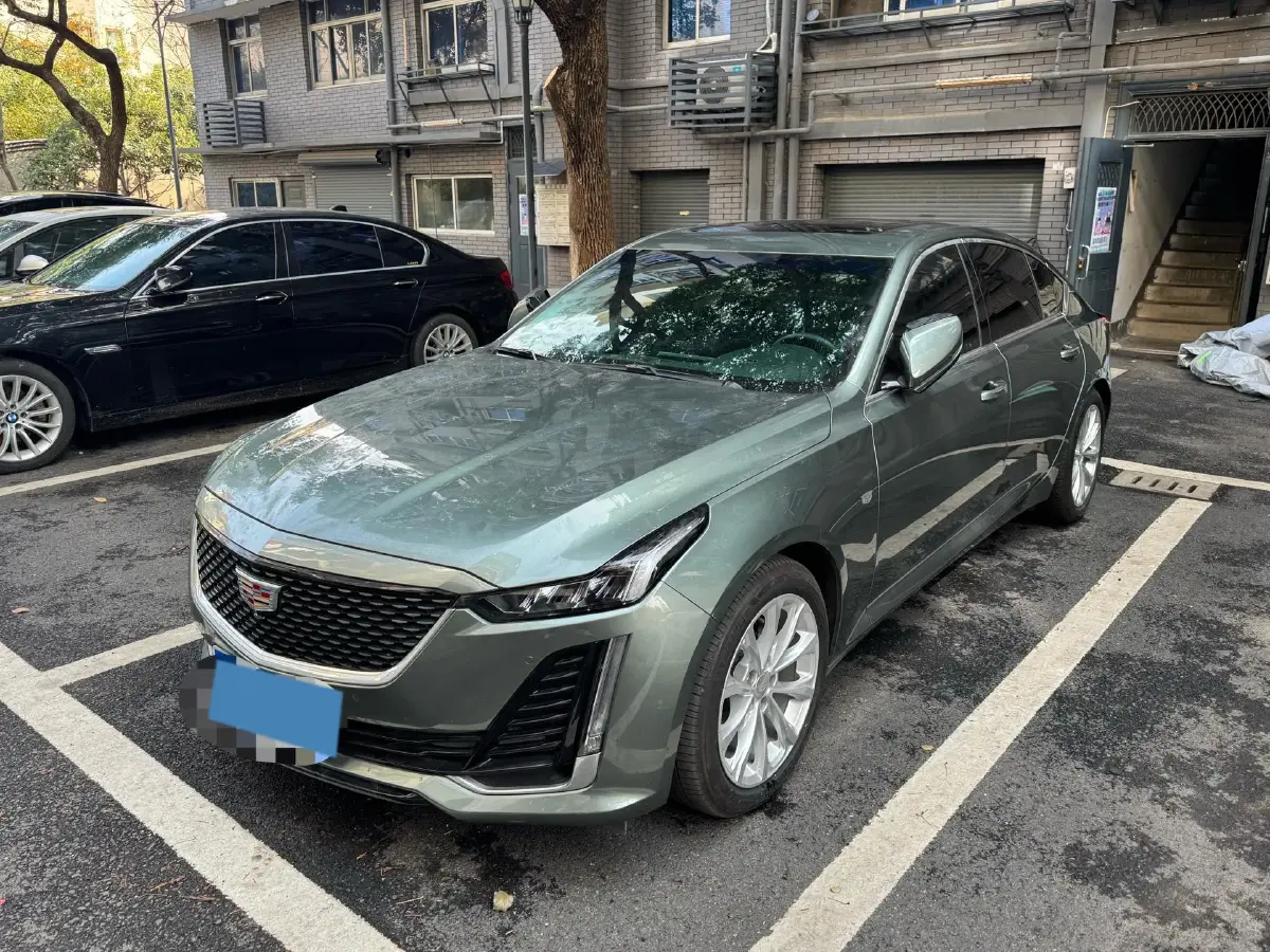 2023 Cadillac CT5 2.0T 237HP L4 10AT