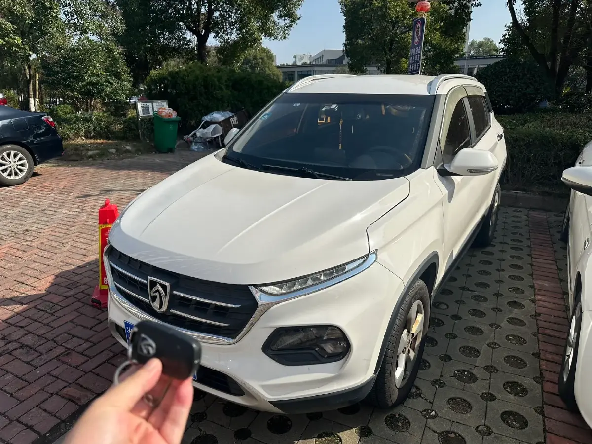 2017 BaoJun 310W 1.5L 105HP L4 6MT