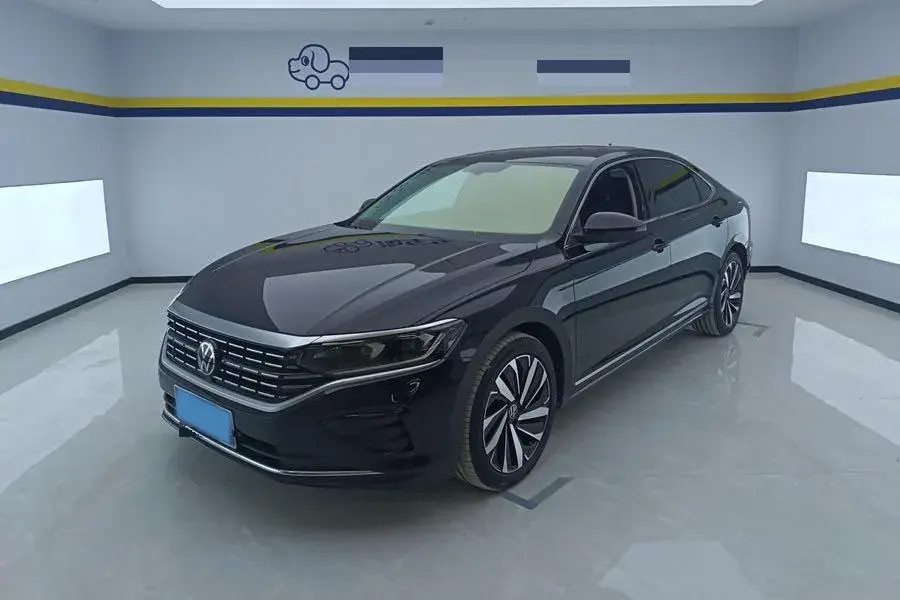 2023 Volkswagen Passat 2.0T 186HP L4 7DCT