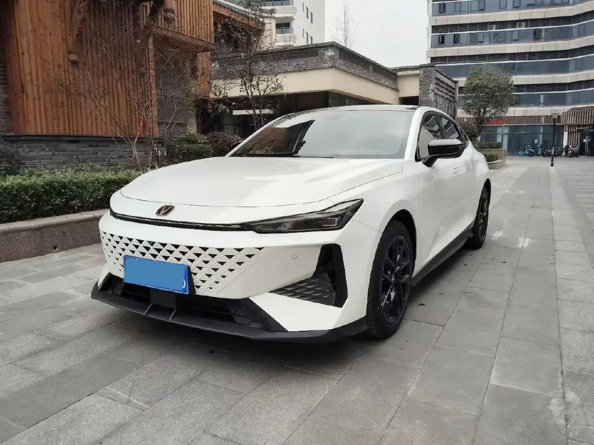2025 ChangAn UNI-V 1.5T 192HP L4 7DCT