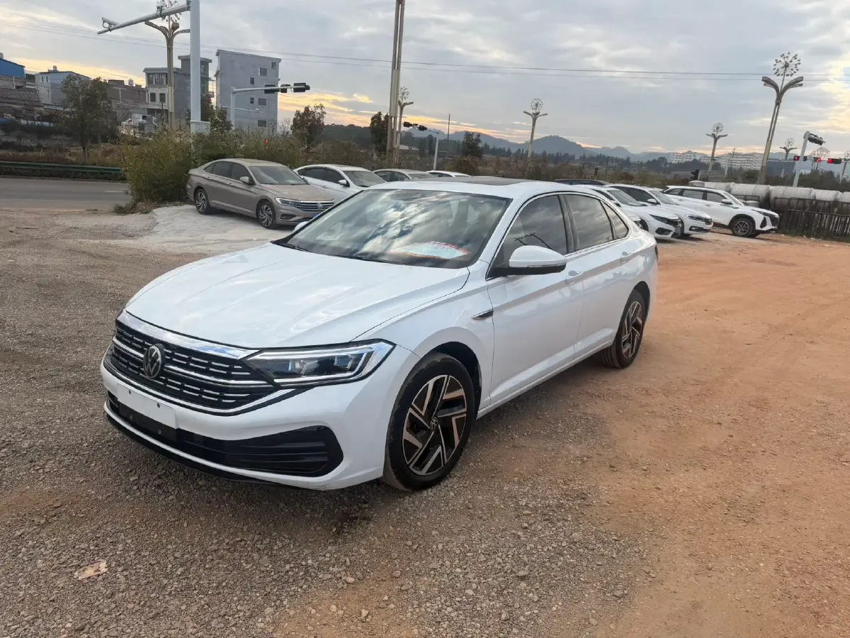 2023 Volkswagen Sagitar 1.5T 160HP L4 7DCT