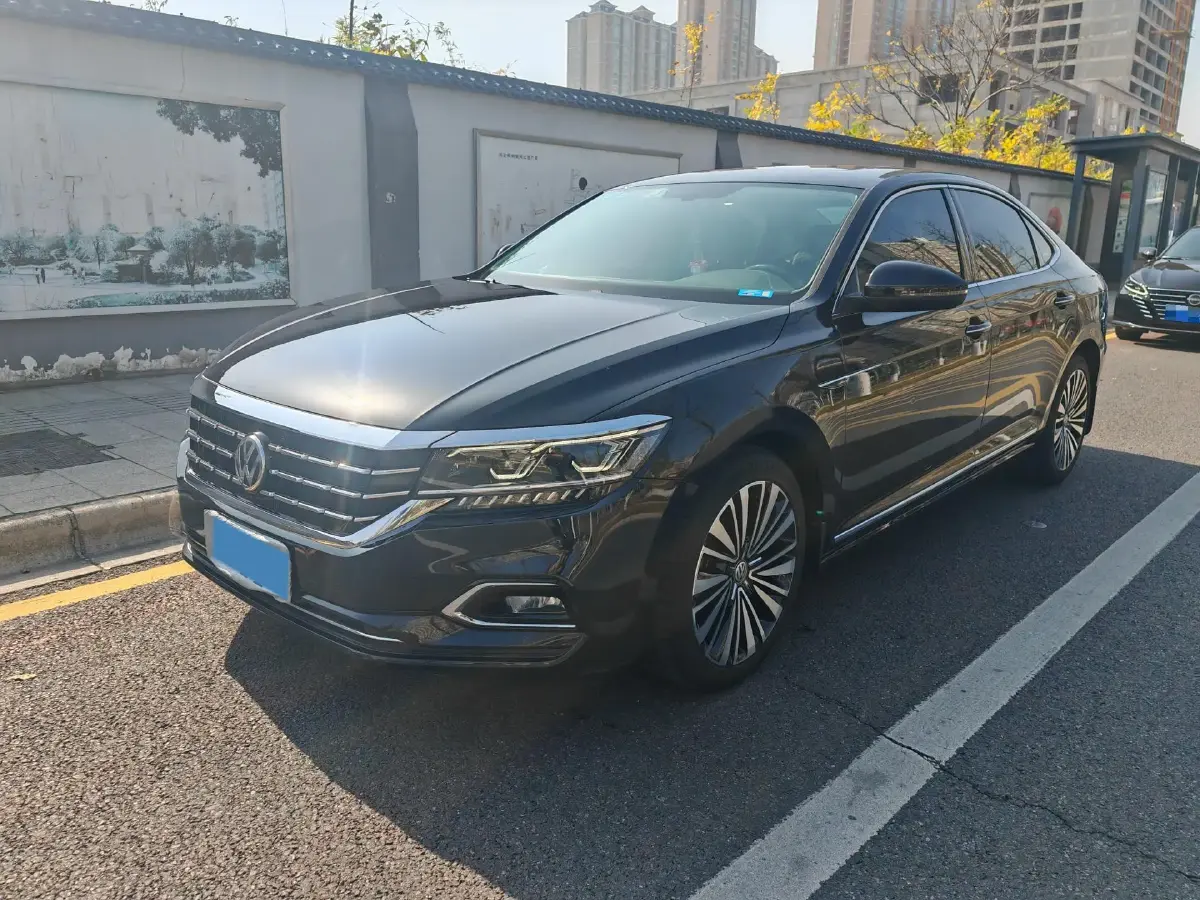 2020 Volkswagen Passat 2.0T 186HP L4 7DCT