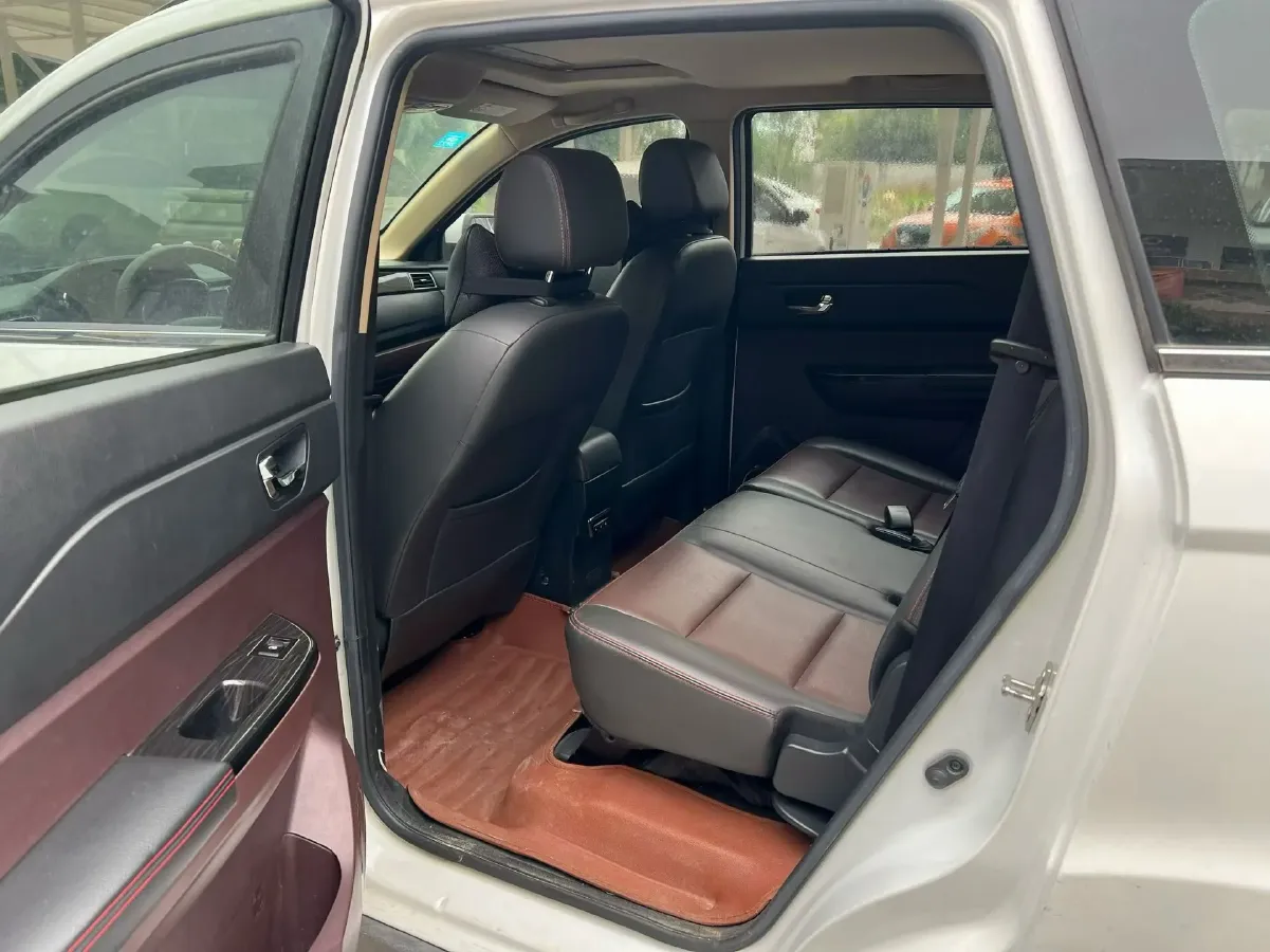 2016 LiFan MaiWei 1.5L 109HP L4 5MT,autocango,china used car exporter,china ev exporter,chinese used car exporter,chinese used ev exporter