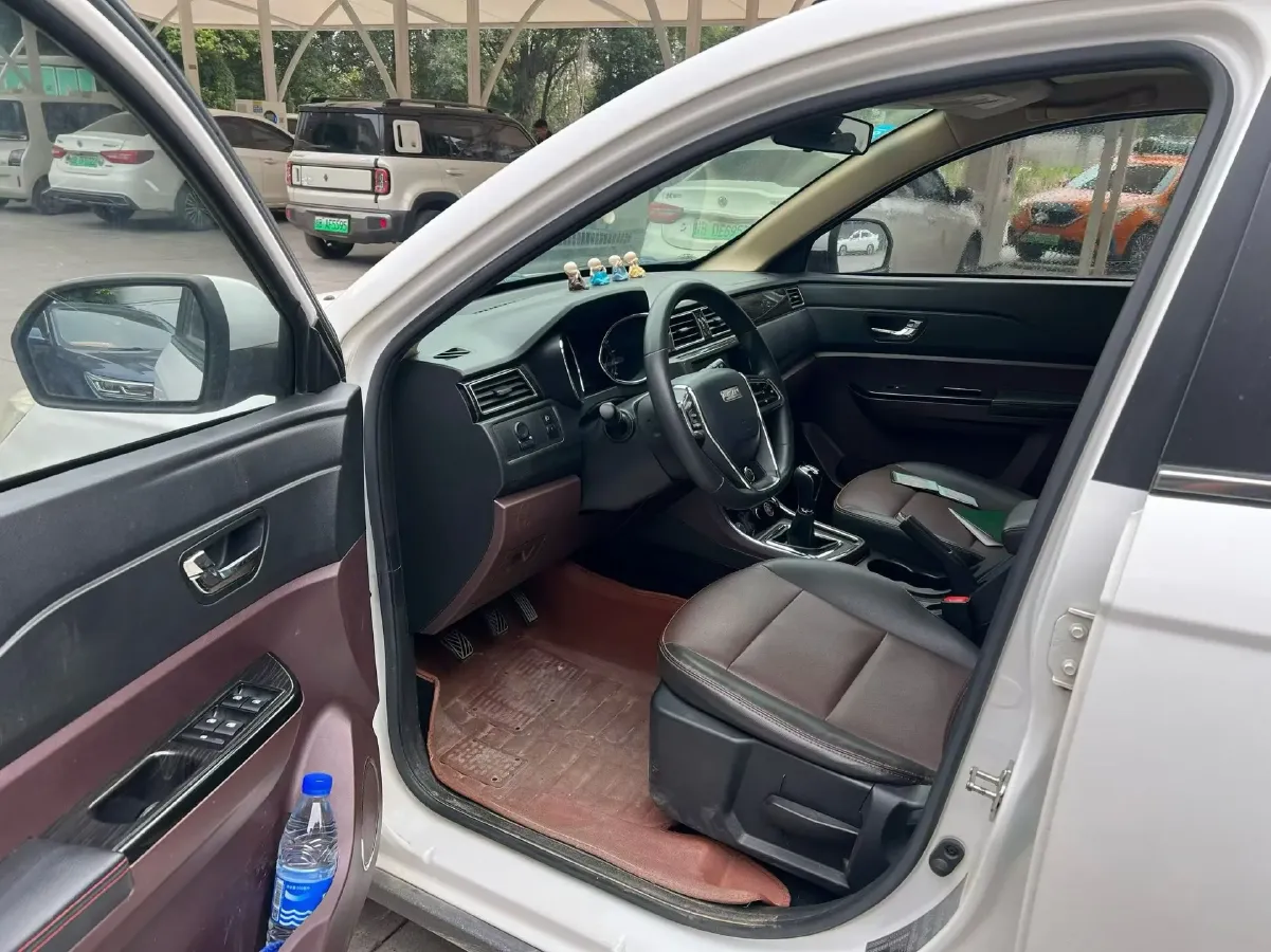 2016 LiFan MaiWei 1.5L 109HP L4 5MT,autocango,china used car exporter,china ev exporter,chinese used car exporter,chinese used ev exporter