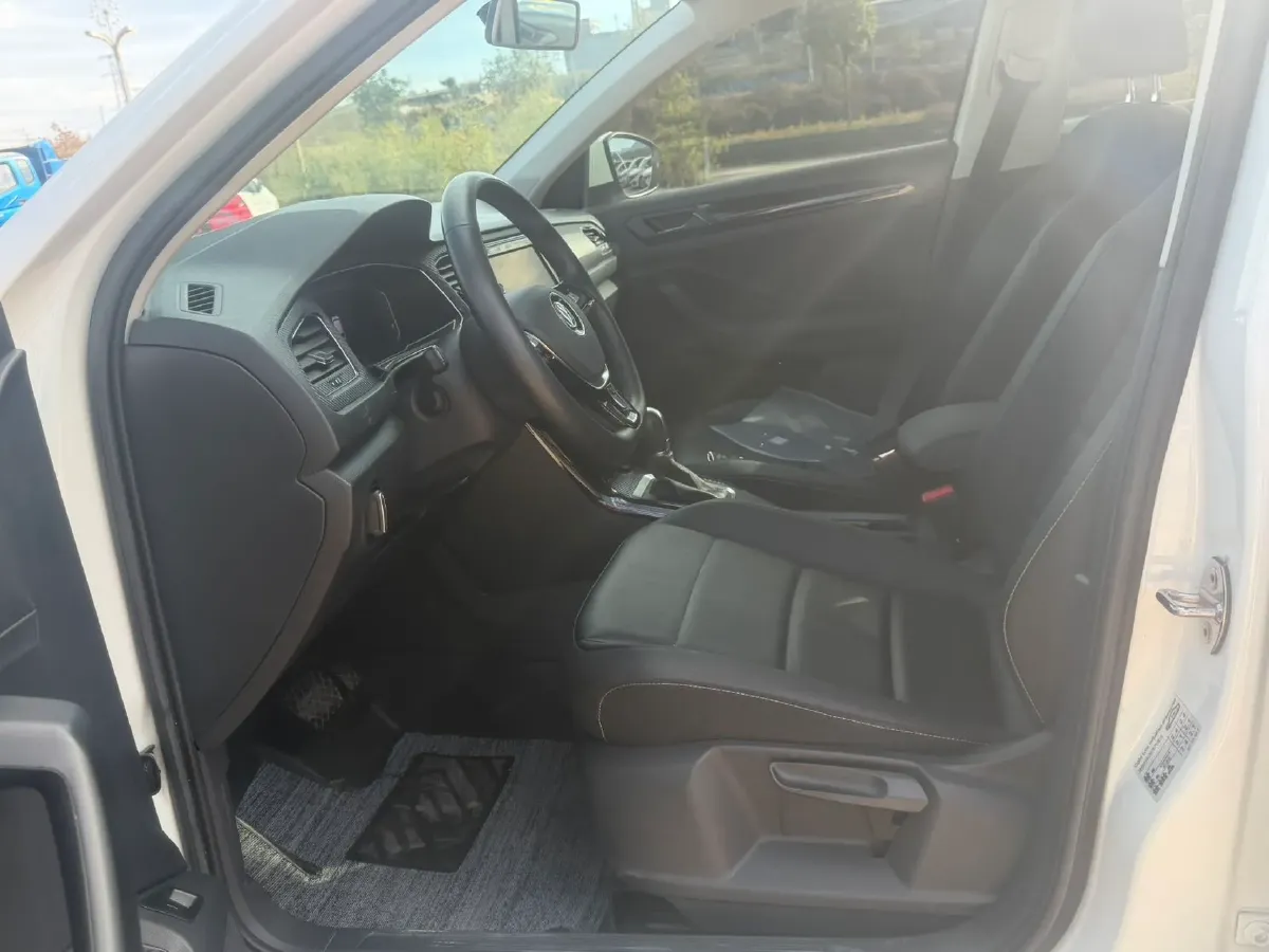 2020 Volkswagen T-Roc 1.4T 150HP L4 7DCT,autocango,china used car exporter,china ev exporter,chinese used car exporter,chinese used ev exporter